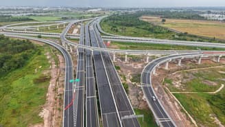 Hutama Karya begins operation of Palembang toll junction